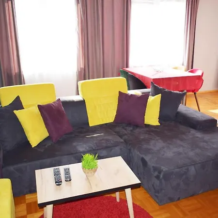 Hostel Mickitos & Skopje